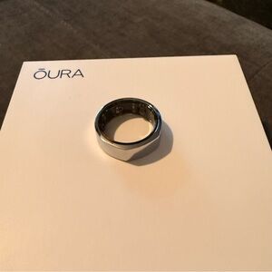 Oura Polished Silver Ring - Size 11 - Excellent Condition